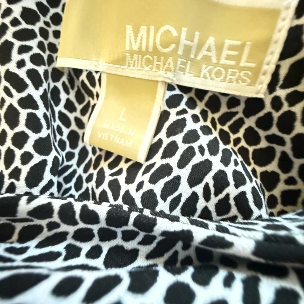 🎉Host Pick🎉Michael Kors Black & White Animal Print Shift - Size large